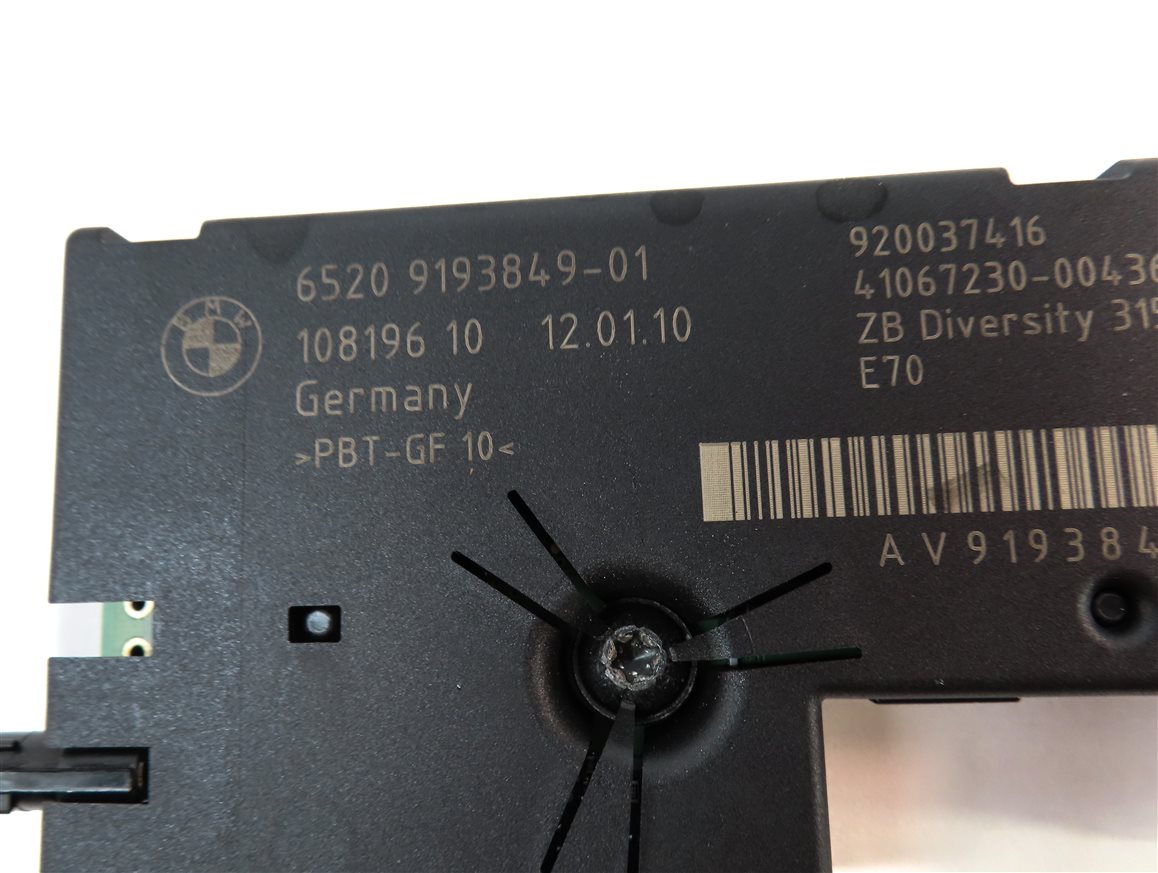 Thumbnail 4: 2010 BMW X5 (E70) ANTENNA DIVERSIRTY AMPLIFIER MODULE