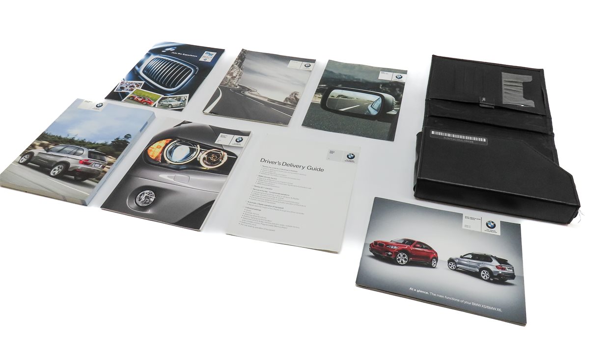 Thumbnail 1: 2010 BMW X5 (E70) OWNERS MANUAL BOOKLET SET 7 w/ CARRYING CARRY CASE