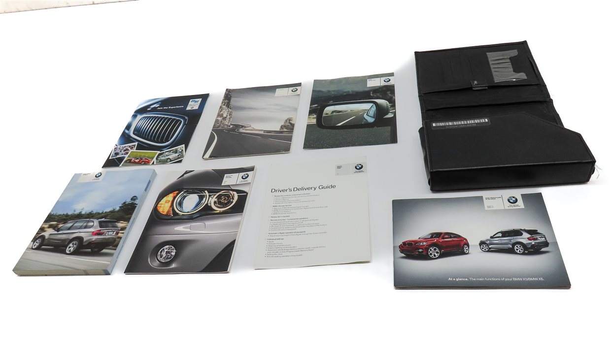 Thumbnail 2: 2010 BMW X5 (E70) OWNERS MANUAL BOOKLET SET 7 w/ CARRYING CARRY CASE