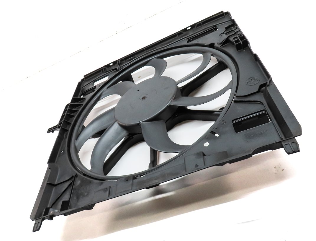 Thumbnail 3: 2007-2010 BMW X5 (E70) RADIATIOR COOLING FAN MOTOR w/ SHROUD (600 WATT)