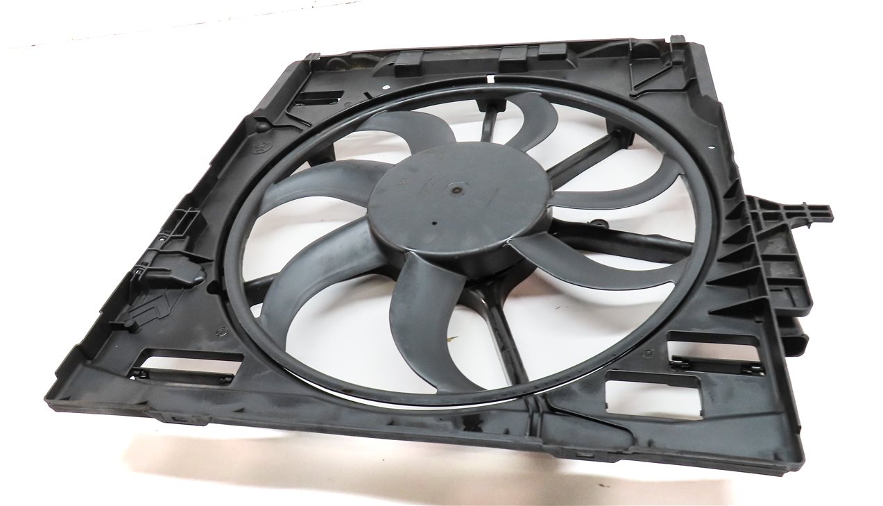 Thumbnail 4: 2007-2010 BMW X5 (E70) RADIATIOR COOLING FAN MOTOR w/ SHROUD (600 WATT)
