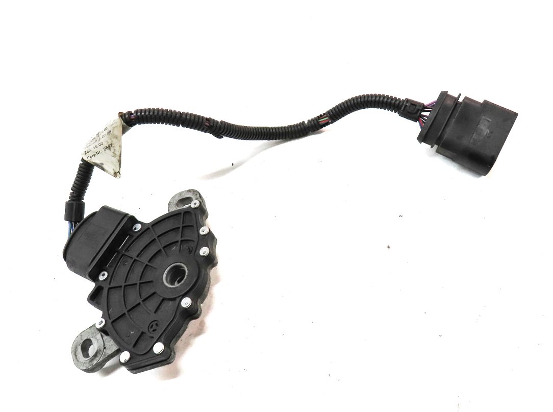 Thumbnail 3: 2006 PORSCHE CAYENNE S (955) 4.5L AUTO TRANSMISSION GEAR RANGE SELECTOR MODULE