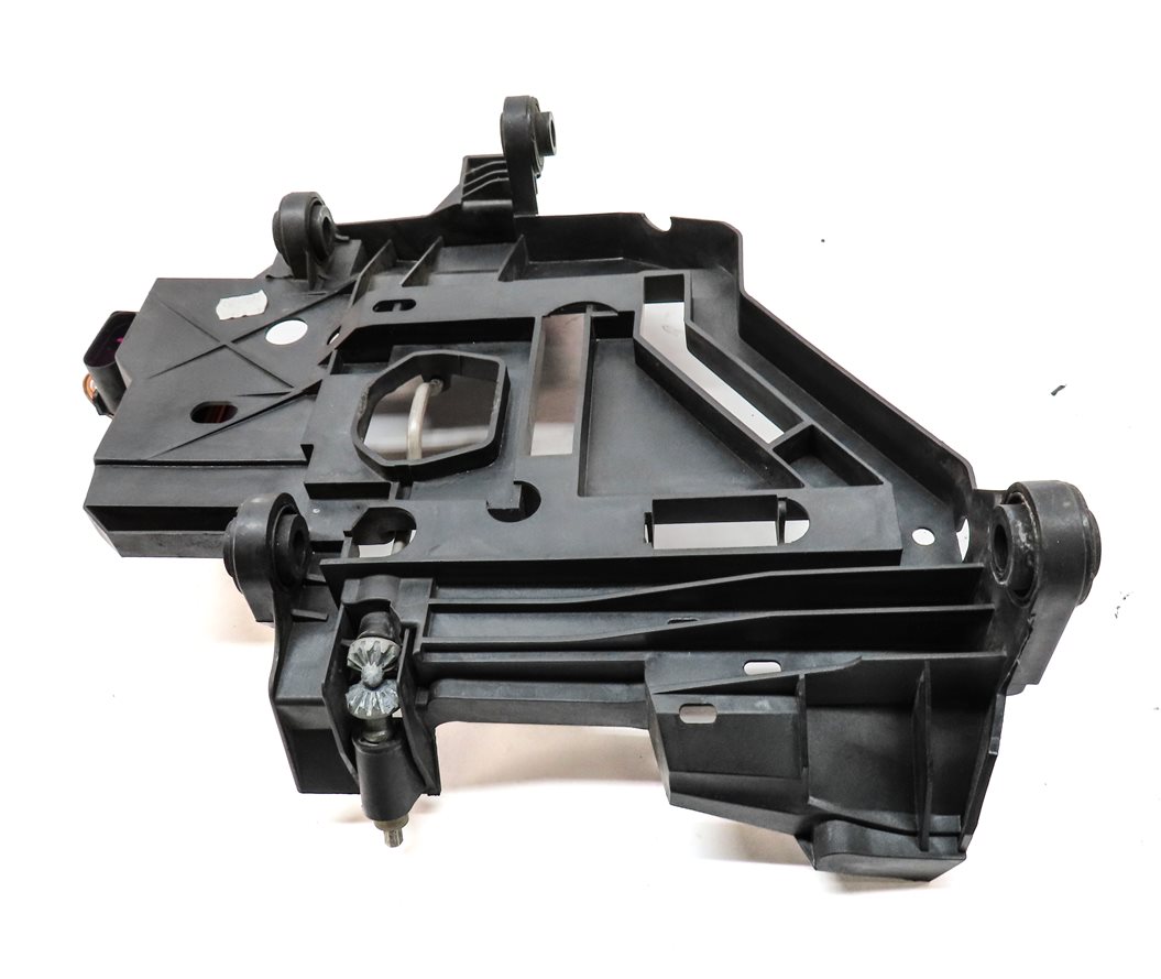 Thumbnail 2: 2006 PORSCHE CAYENNE S (955) FRONT RIGHT PASSENGER HEADLIGHT MOUNT BRACKET