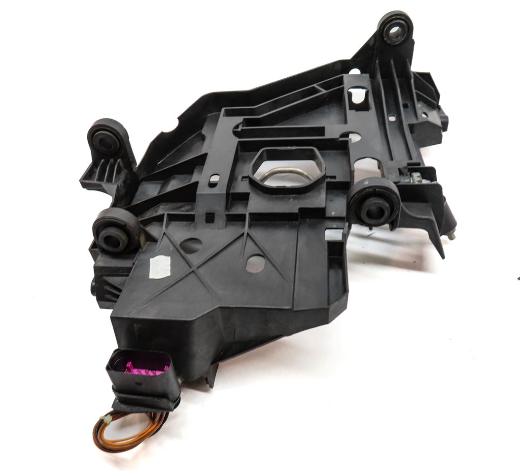 Thumbnail 4: 2006 PORSCHE CAYENNE S (955) FRONT RIGHT PASSENGER HEADLIGHT MOUNT BRACKET