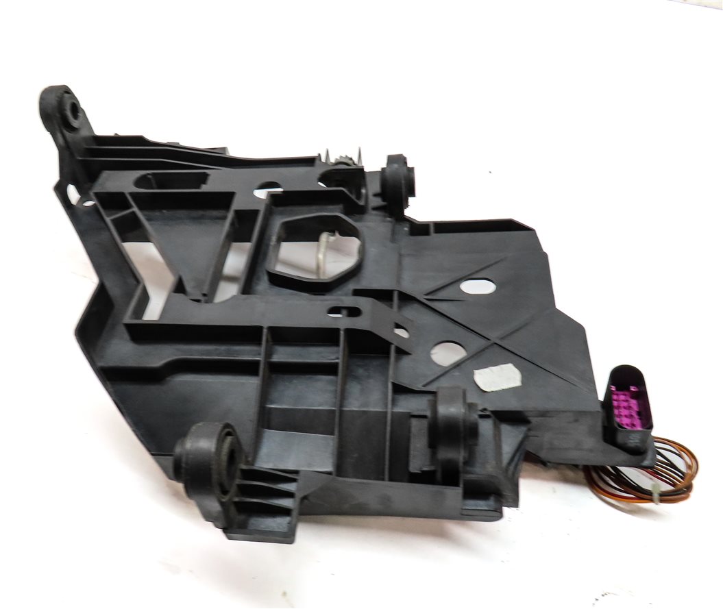 Thumbnail 5: 2006 PORSCHE CAYENNE S (955) FRONT RIGHT PASSENGER HEADLIGHT MOUNT BRACKET