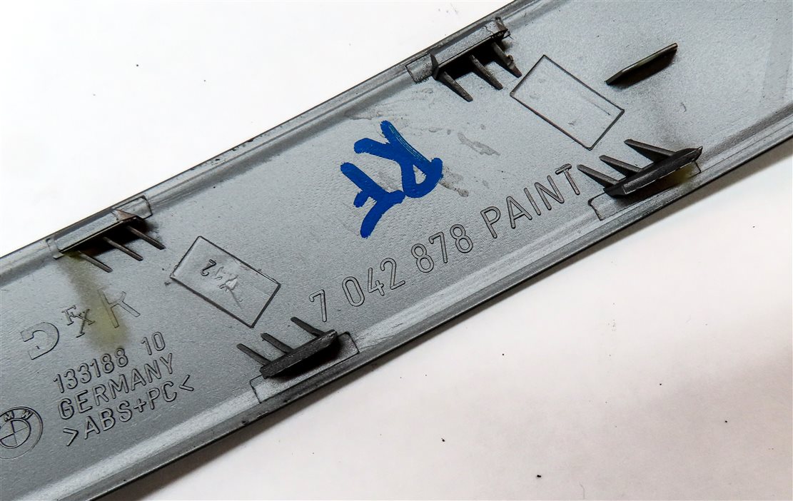 Thumbnail 5: 2007 BMW Z4 ROADSTER (E85) RIGHT PASSENGER DOOR GRAB HANDLE TRIM COVER