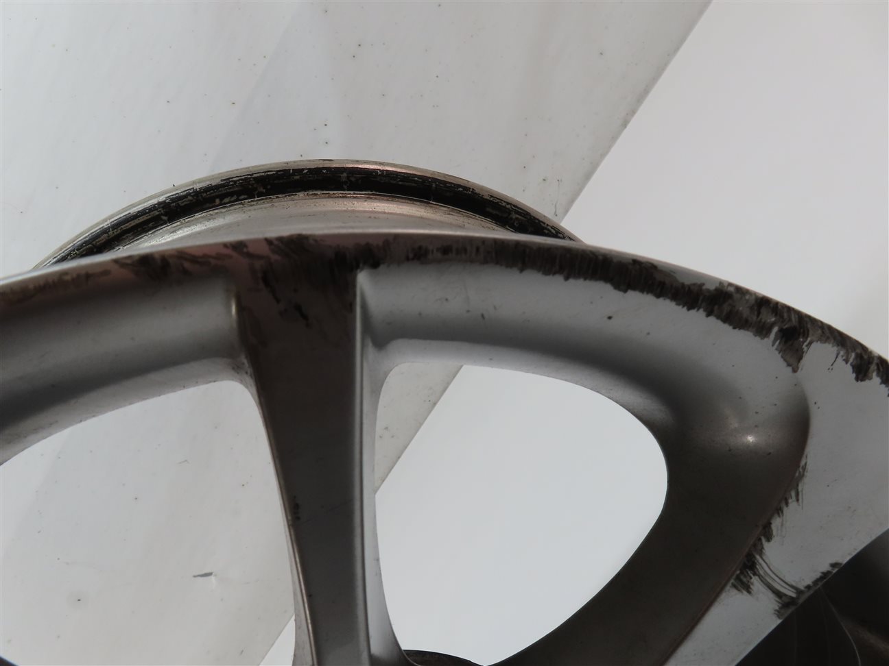 Thumbnail 5: 2003-2008 BMW Z4 (E85) 17x8 ALUMINUM ALLOY 10-SPOKE WHEEL RIM