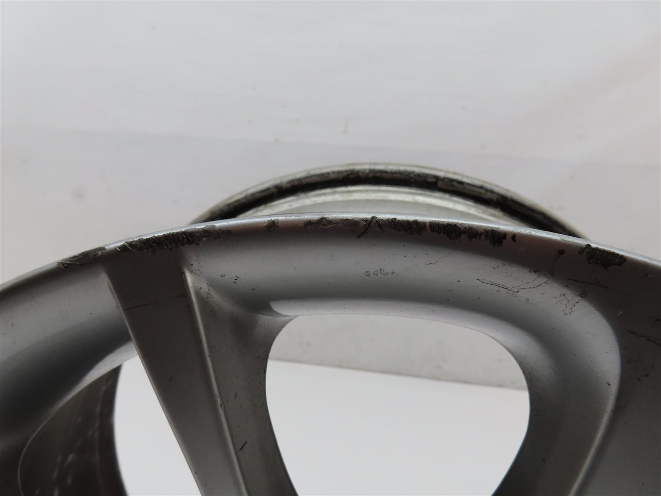 Thumbnail 6: 2003-2008 BMW Z4 (E85) 17x8 ALUMINUM ALLOY 10-SPOKE WHEEL RIM