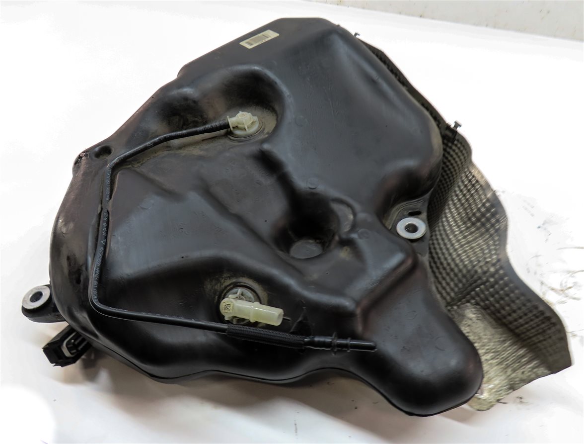 Thumbnail 5: 2014 AUDI A6 (C7 4G) 3.0L DIESEL (CPNB) ENGINE DEF TANK