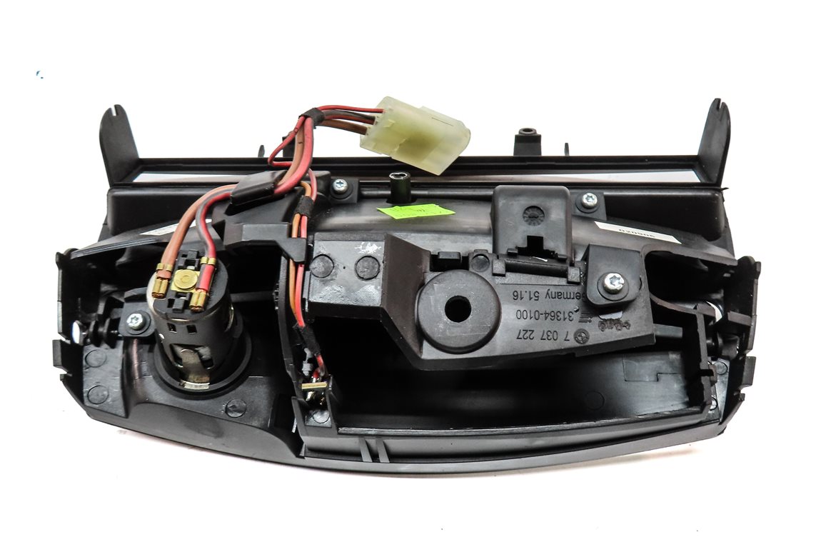 Thumbnail 5: 05 BMW Z4 CONVERTIBLE (E85) CENTER CONSOLE ASHTRAY 12V SOCKET w/o INSERT (Wood)