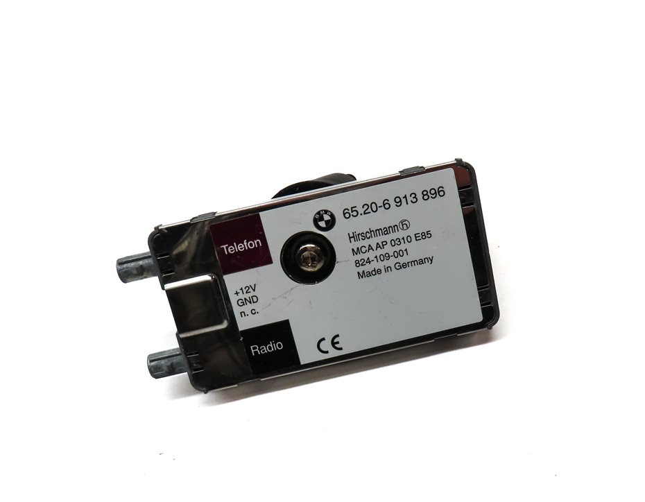 Thumbnail 3: 2005 BMW Z4 CONVERTIBLE (E85) PHONE RADIO ANTENNA BOOSTER CONTROL MODULE