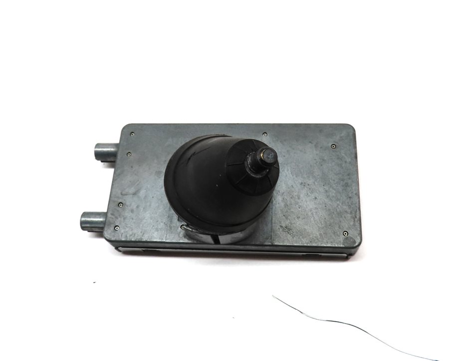 Thumbnail 5: 2005 BMW Z4 CONVERTIBLE (E85) PHONE RADIO ANTENNA BOOSTER CONTROL MODULE