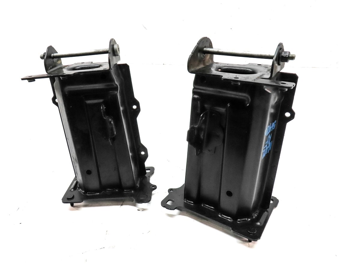 Thumbnail 1: 2003-2008 BMW Z4 (E85) FRONT LEFT & RIGHT BUMPER REINFORCEMENT BRACKET SET 2
