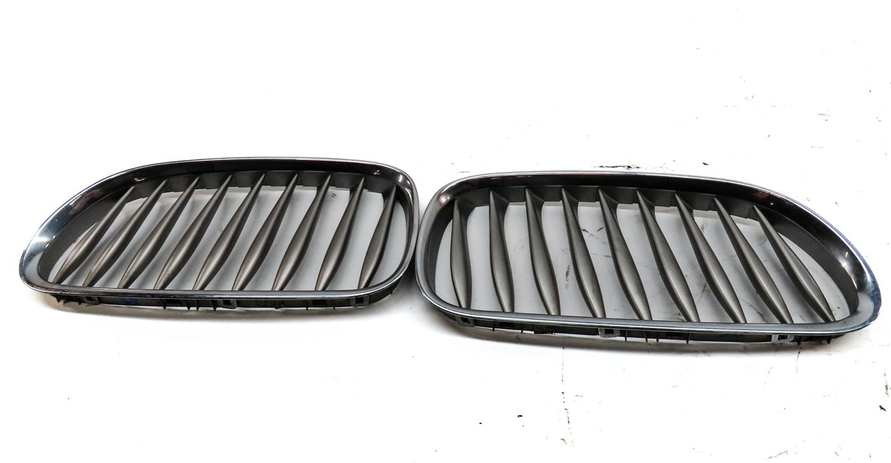 Thumbnail 5: 2003-2008 BMW Z4 (E85) FRONT LEFT & RIGHT CHROME HOOD VENT GRILLE SET (2)