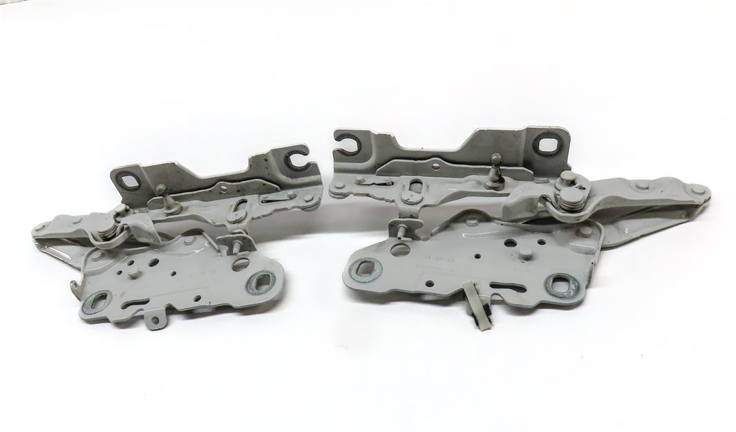 Thumbnail 2: 2018-2023 BMW X3 (G01 G02) FRONT LEFT & RIGHT HOOD HINGE SET 2 (WHITE)