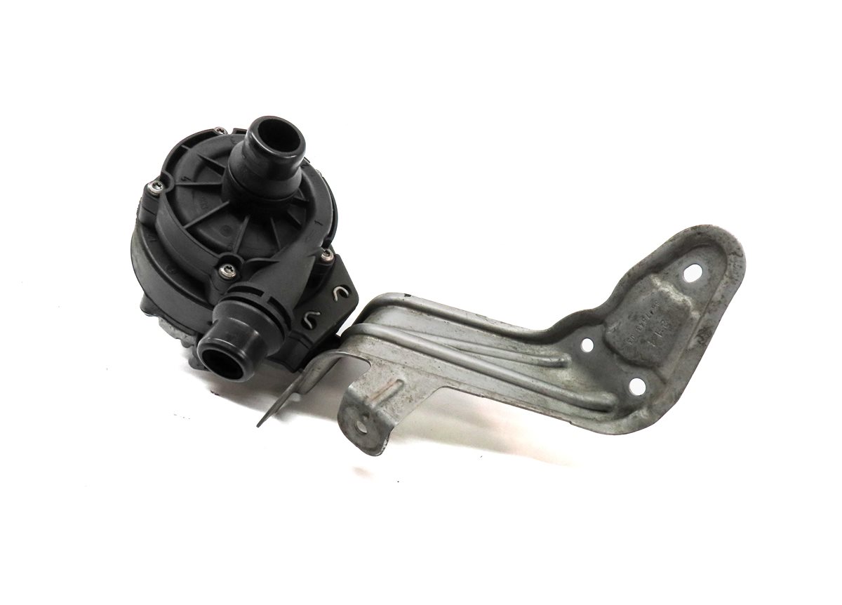 Thumbnail 1: 2019 BMW X3 (G01) 3.0L TURBO (B58) ENGINE AUXILIARY AUX ELECTRIC WATER PUMP