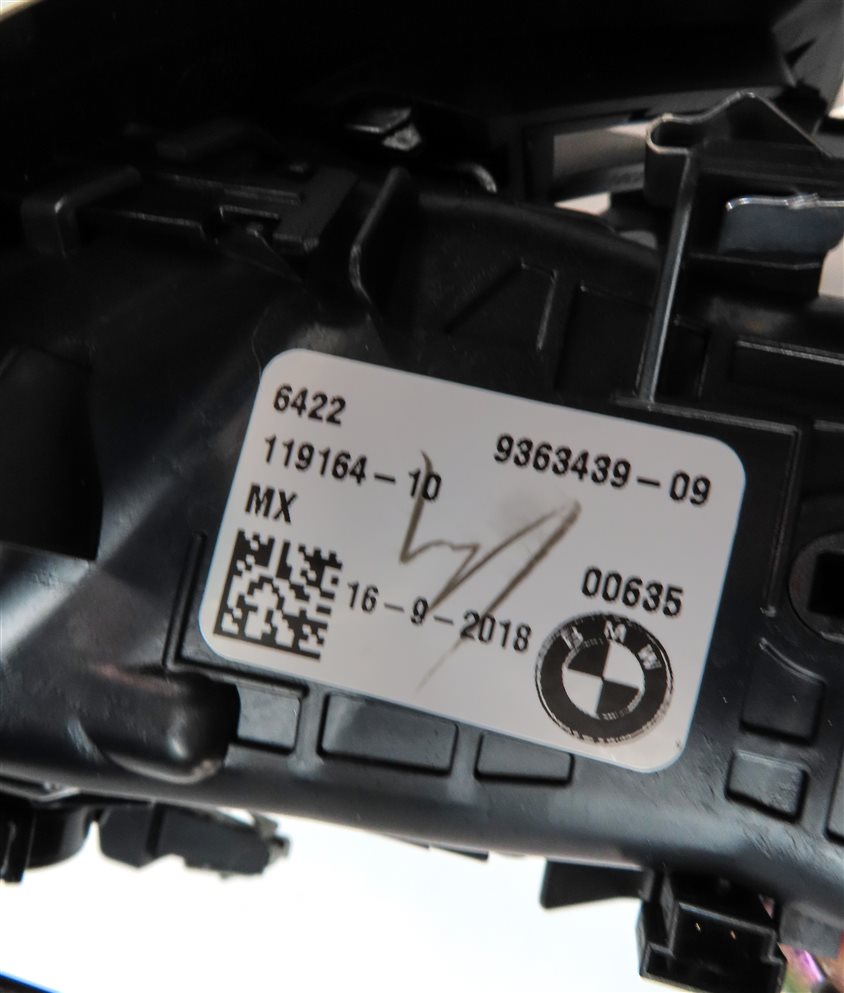 Thumbnail 6: 2019 BMW X3 (G01) FRONT LEFT DRIVER HVAC A/C HEATER AIR VENT (BLACK & SILVER)