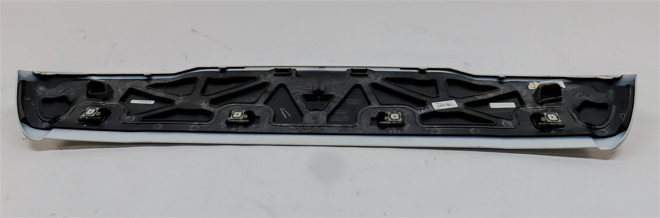 Thumbnail 6: 2018-2023 BMW X3 (G01) REAR UPPER HATCH TRUNK SPOILER WING TRIM (WHITE)