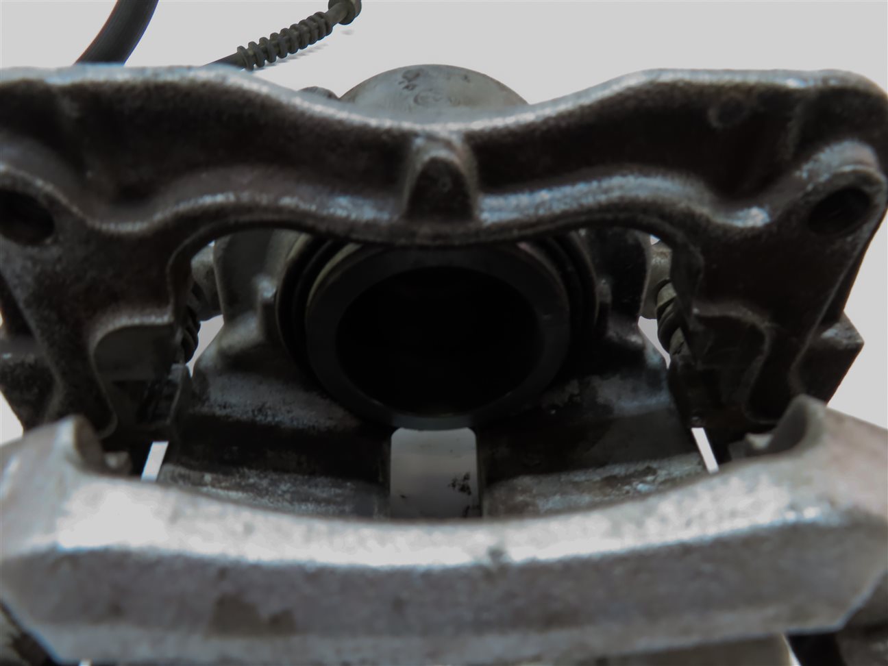 Thumbnail 7: 19-22 BMW 330i 330E X3 X4 (G01 G02 G20) FRONT LEFT & RIGHT BRAKE CALIPER SET 2