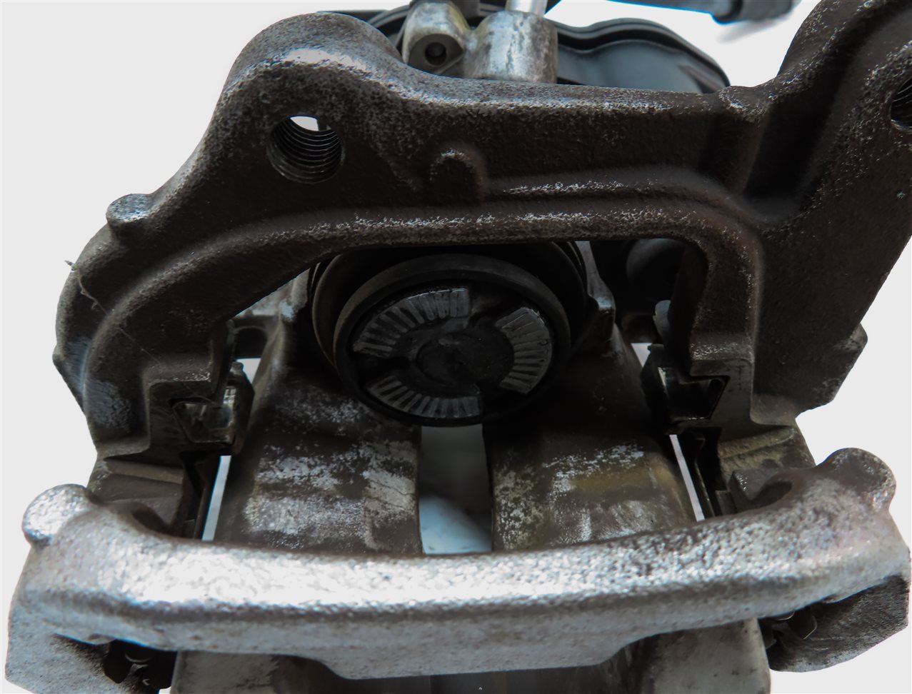Thumbnail 7: 2018-2023 BMW X3 X4 (G01 G02) REAR LEFT BRAKE CALIPER w/ E-BRAKE ACTUATOR MOTOR