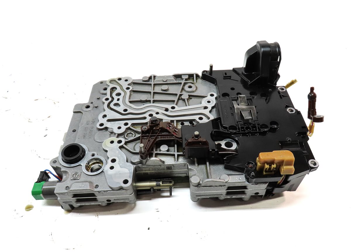 Thumbnail 2: 18-19 BMW X3 X4 (G01 G02) 3.0L 8 SPEED AUTO AUTOMATIC TRANSMISSION VALVE BODY