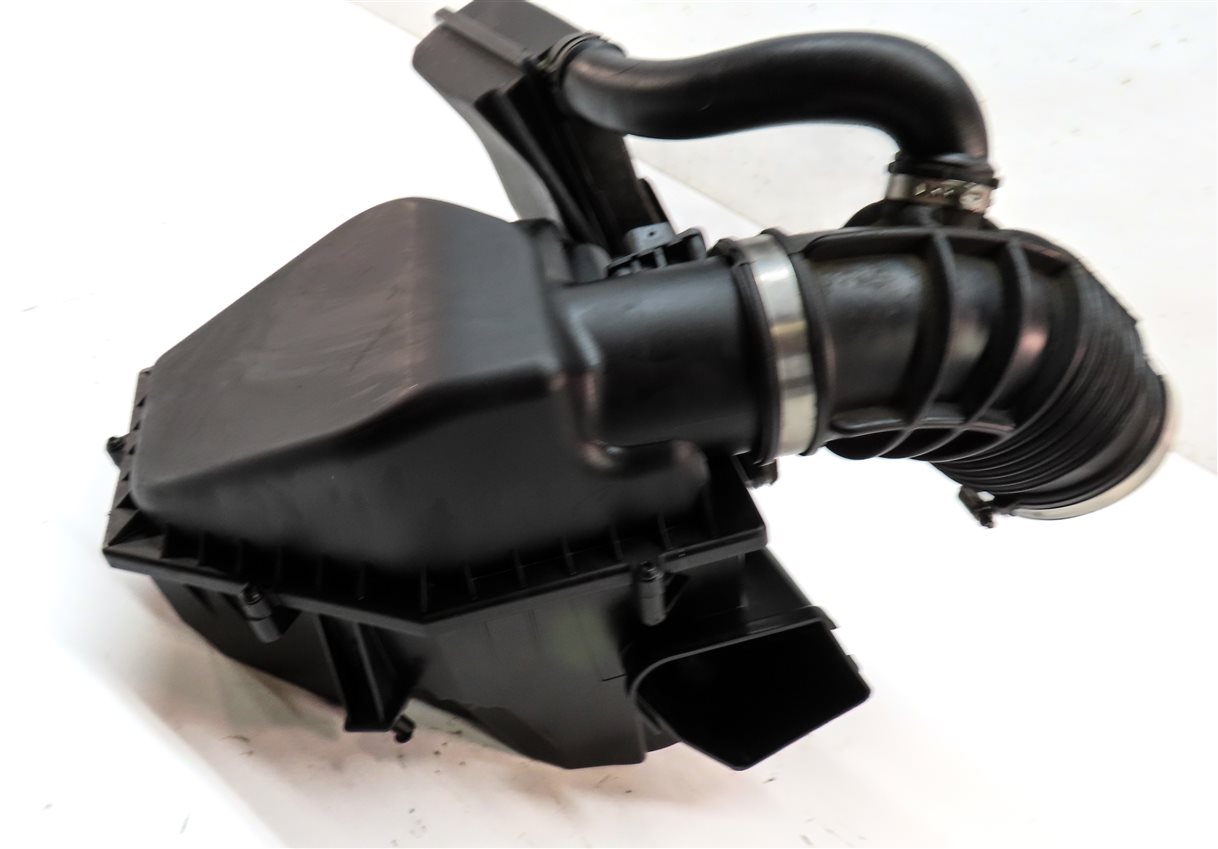 Thumbnail 7: 2018-2019 BMW X3 M40i (G01) 3.0L TURBO (B58) ENGINE AIR FILTER BOX