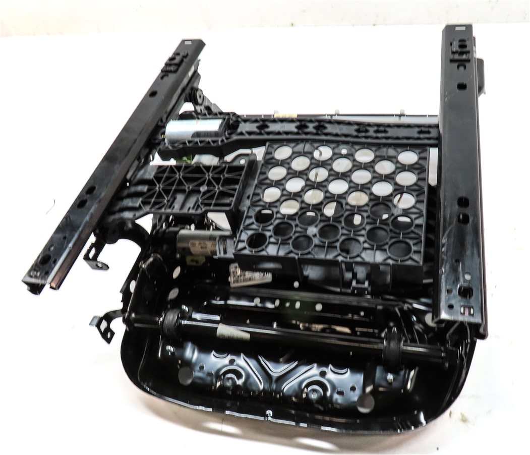 Thumbnail 5: 2018-2023 BMW X3 X4 (G01 G02) FRONT DRIVER SEAT TRACK w/ ADJUST MOTORS