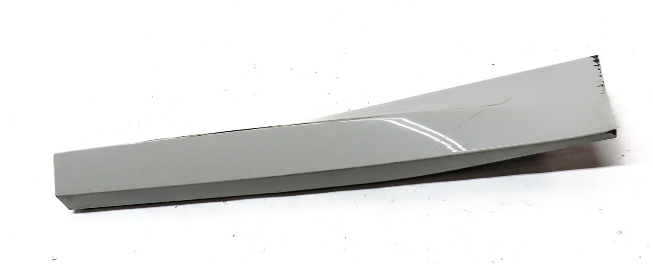 Thumbnail 3: 2018-2023 BMW X3 X4 (G01 G02) REAR LEFT LOWER DOOR TRIM MOULDING PANEL (WHITE)