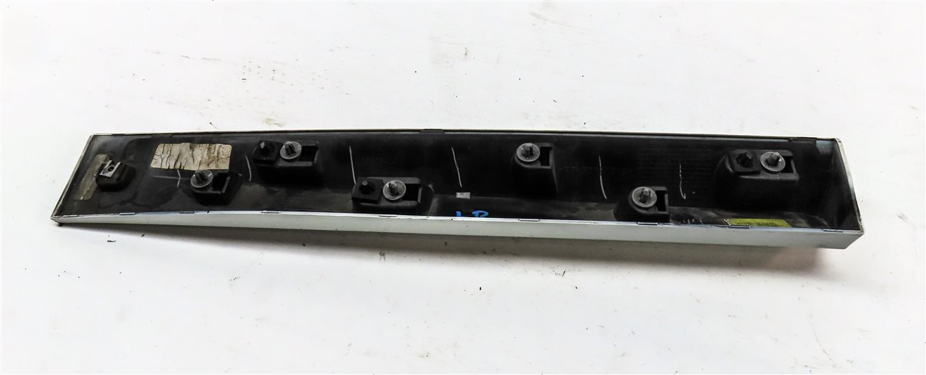 Thumbnail 5: 2018-2023 BMW X3 X4 (G01 G02) REAR LEFT LOWER DOOR TRIM MOULDING PANEL (WHITE)
