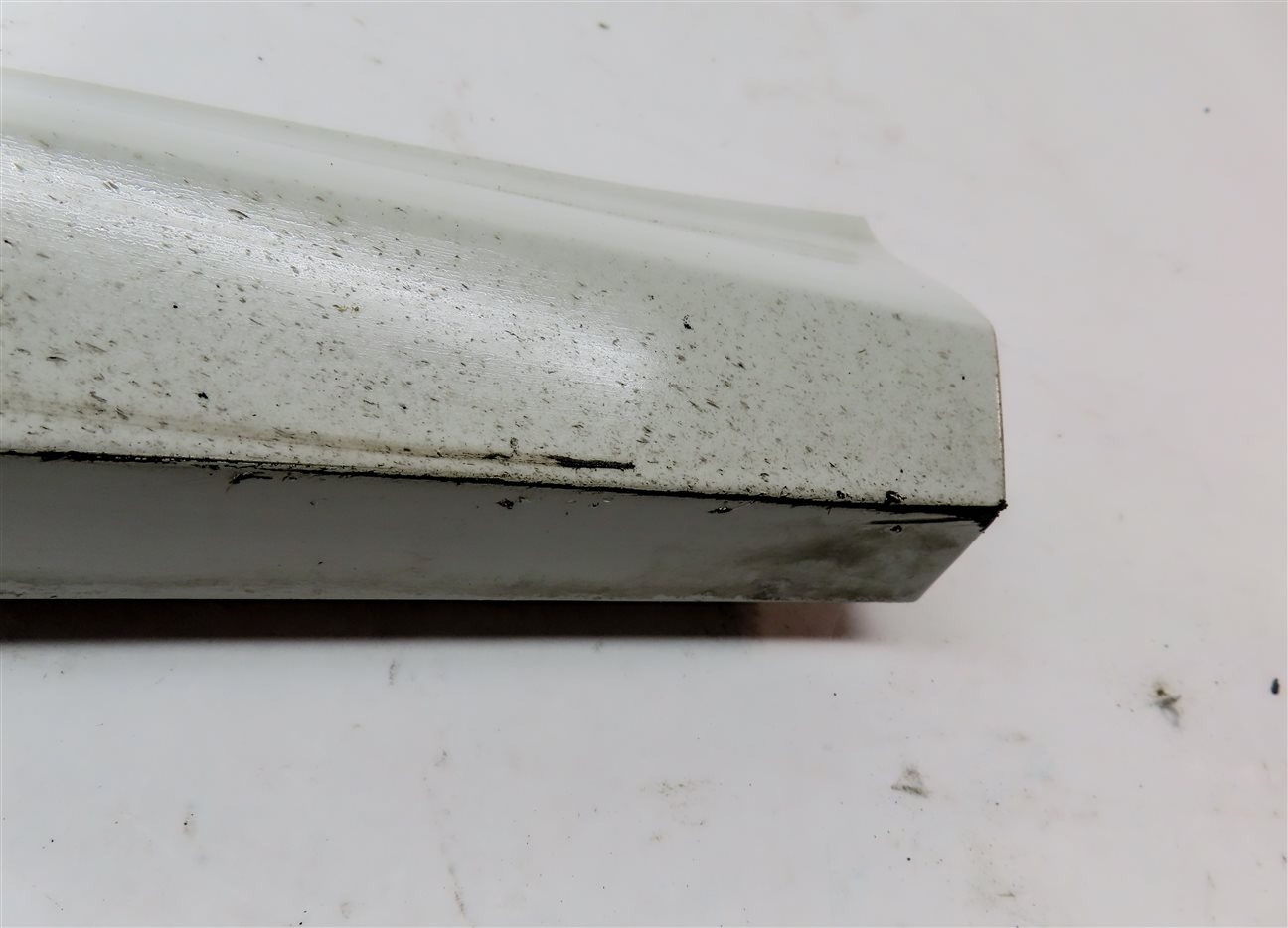 Thumbnail 7: 18-23 BMW X3 X4 (G01 G02) FRONT RIGHT PASSENGER LOWER DOOR TRIM MOULDING (WHITE)