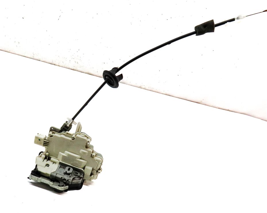 09-18 AUDI / PORSCHE - A4 S4 Q5 CAYENNE PANAMERA - REAR LEFT DOOR LOCK LATCH