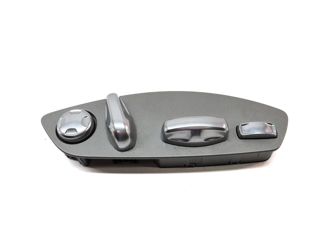Thumbnail 2: 2011 PORSCHE CAYENNE (958) FRONT RIGHT PASSENGER SEAT ADJUST SWITCH (SILVER)