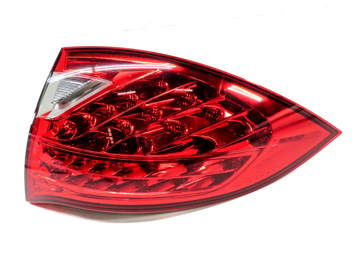 Thumbnail 3: 2011-2014 PORSCHE CAYENNE (958) RIGHT PASSENGER OUTER TAILLIGHT BRAKE LIGHT LAMP