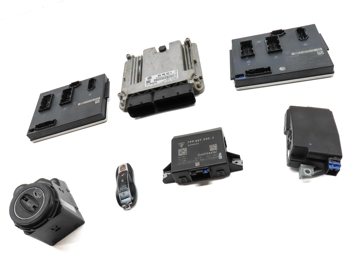 Thumbnail 3: 2011-2018 PORSCHE CAYENNE (958) 3.6L ENGINE ECM BCM IMMOBILIZER MODULE KEY SET