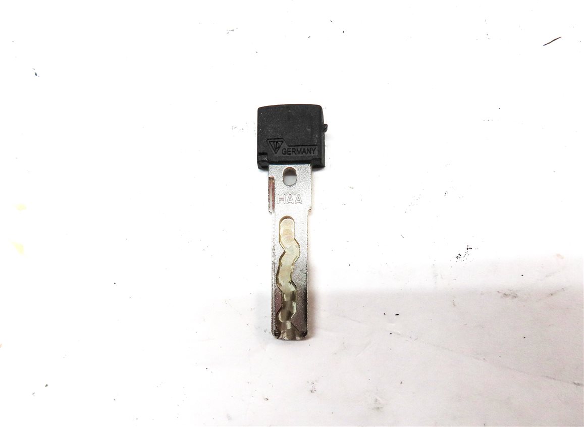Thumbnail 6: 2011 PORSCHE CAYENNE (958) FRONT LEFT DOOR & GLOVE BOX w/ SKELETON KEY SET