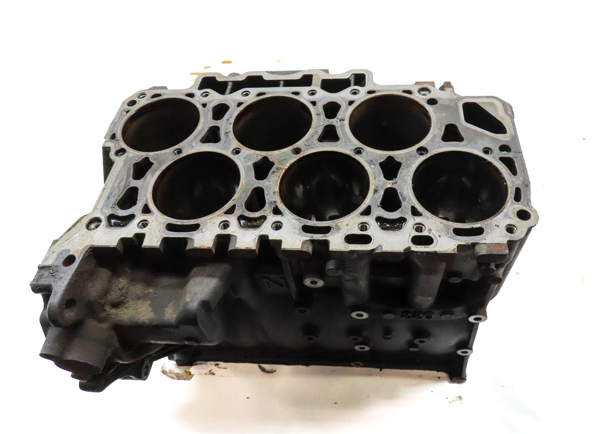 Thumbnail 4: 2011-2012 PORSCHE CAYENNE (958) 3.6L M55.02 VR6 ENGINE CYLINDER BLOCK (BARE)
