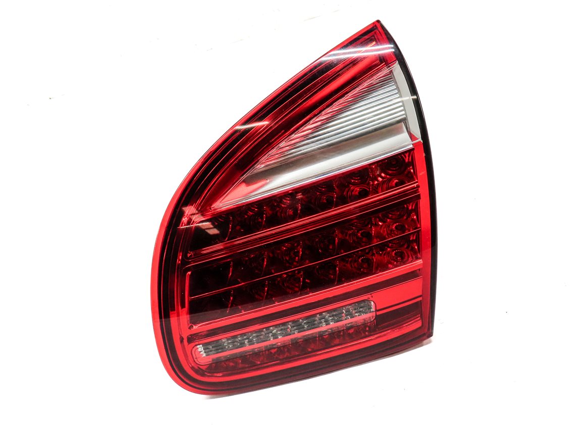 Thumbnail 4: 2011-2014 PORSCHE CAYENNE (958) RIGHT PASSENGER INNER TAILLIGHT LIGHT LAMP