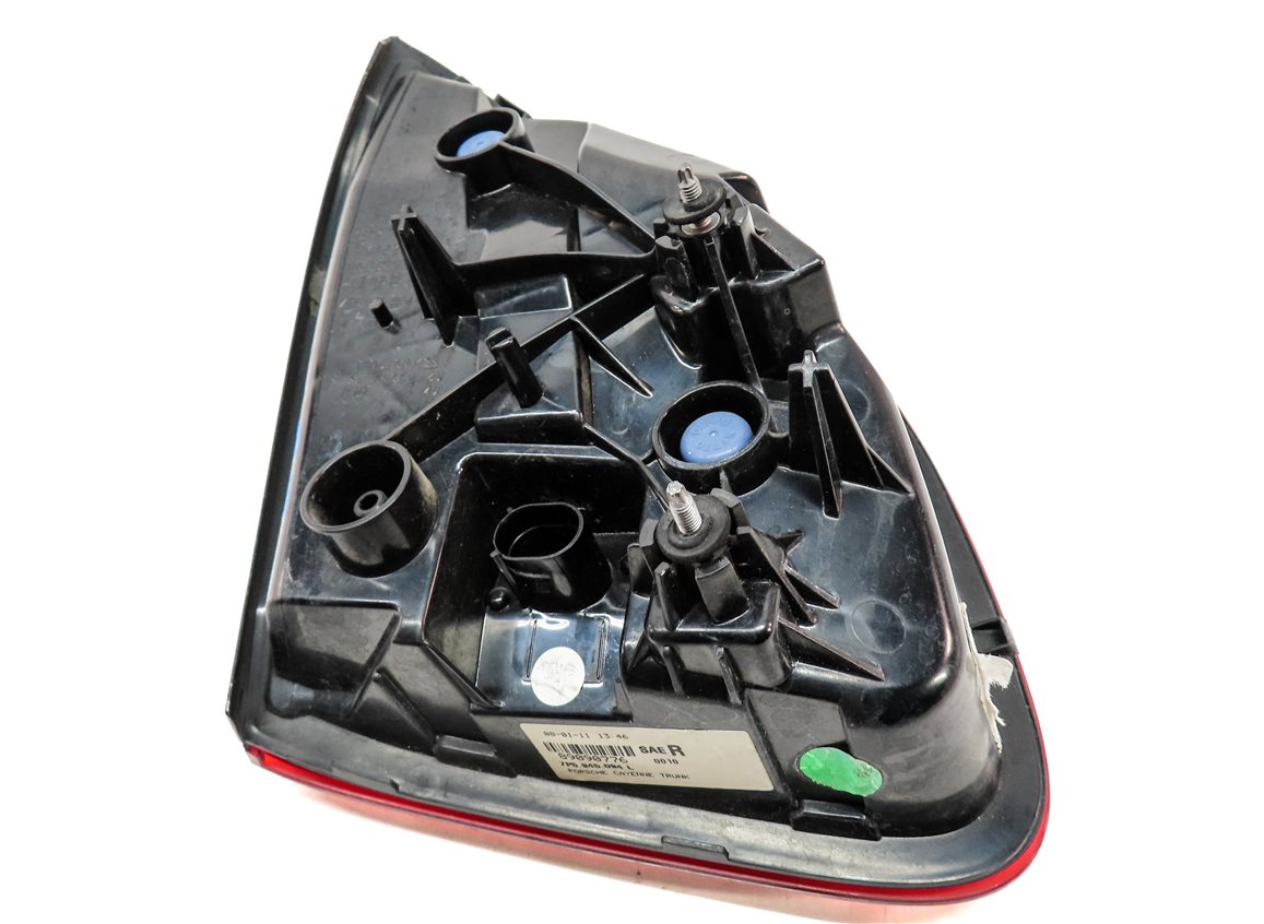 Thumbnail 5: 2011-2014 PORSCHE CAYENNE (958) RIGHT PASSENGER INNER TAILLIGHT LIGHT LAMP