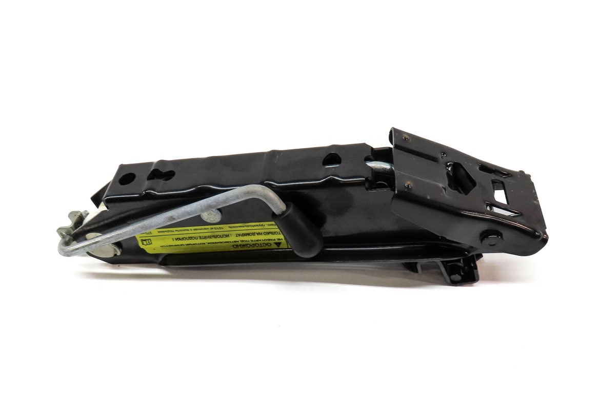 Thumbnail 9: 2011-2013 AUDI A3 (8P) EMERGENCY ROADSIDE SCISSOR JACK & TOOL KIT TOWING TOW EYE