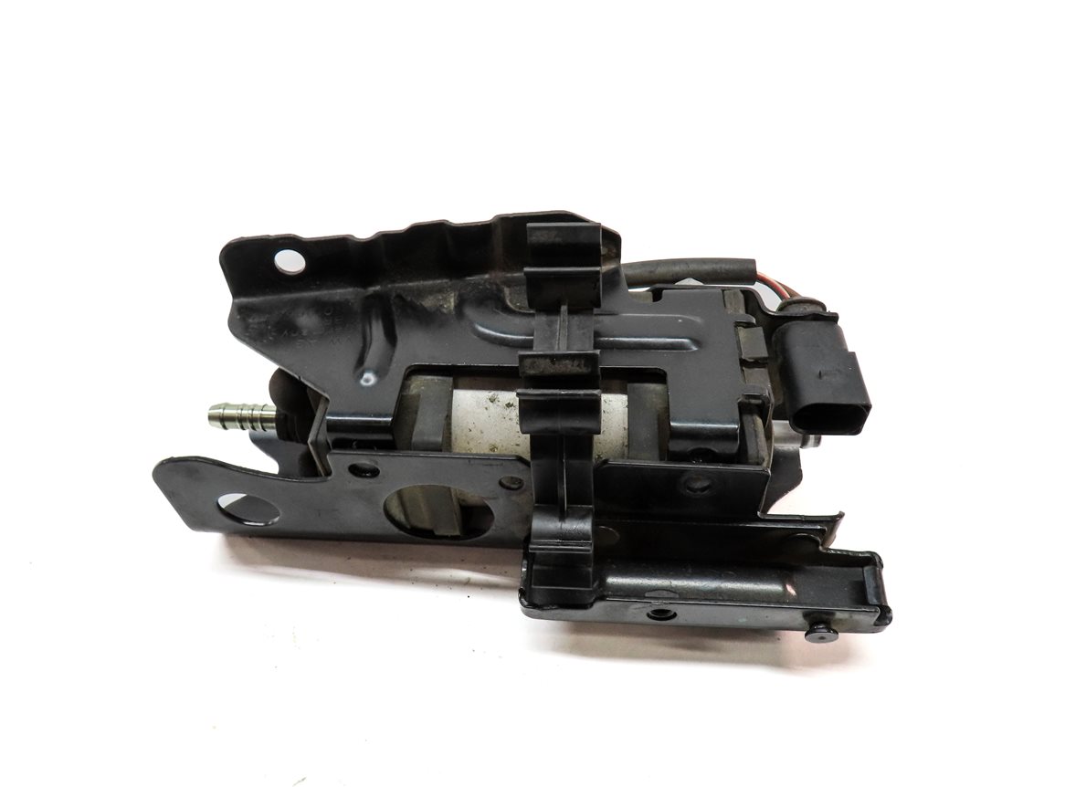 Thumbnail 2: 2011 AUDI A3 (8P) 2.0L DIESEL (CBEA) ENGINE INLINE FUEL PUMP FILTER & HOUSING