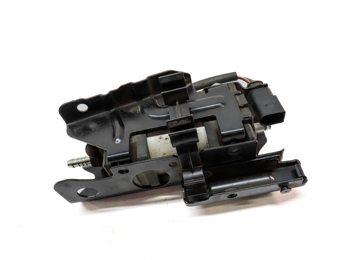 Thumbnail 3: 2011 AUDI A3 (8P) 2.0L DIESEL (CBEA) ENGINE INLINE FUEL PUMP FILTER & HOUSING