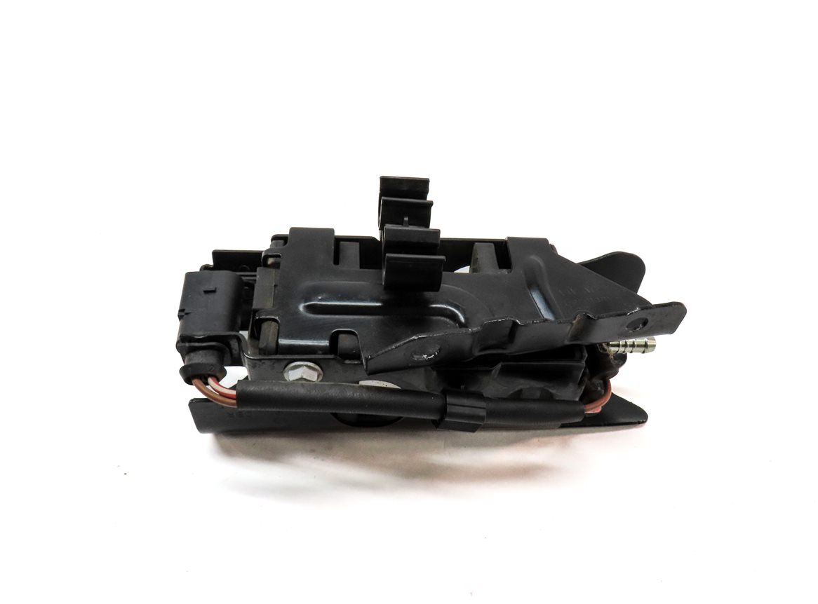 Thumbnail 5: 2011 AUDI A3 (8P) 2.0L DIESEL (CBEA) ENGINE INLINE FUEL PUMP FILTER & HOUSING
