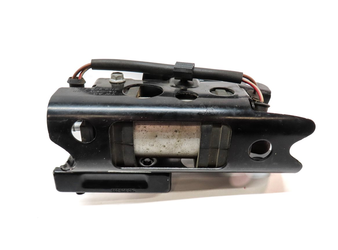Thumbnail 6: 2011 AUDI A3 (8P) 2.0L DIESEL (CBEA) ENGINE INLINE FUEL PUMP FILTER & HOUSING