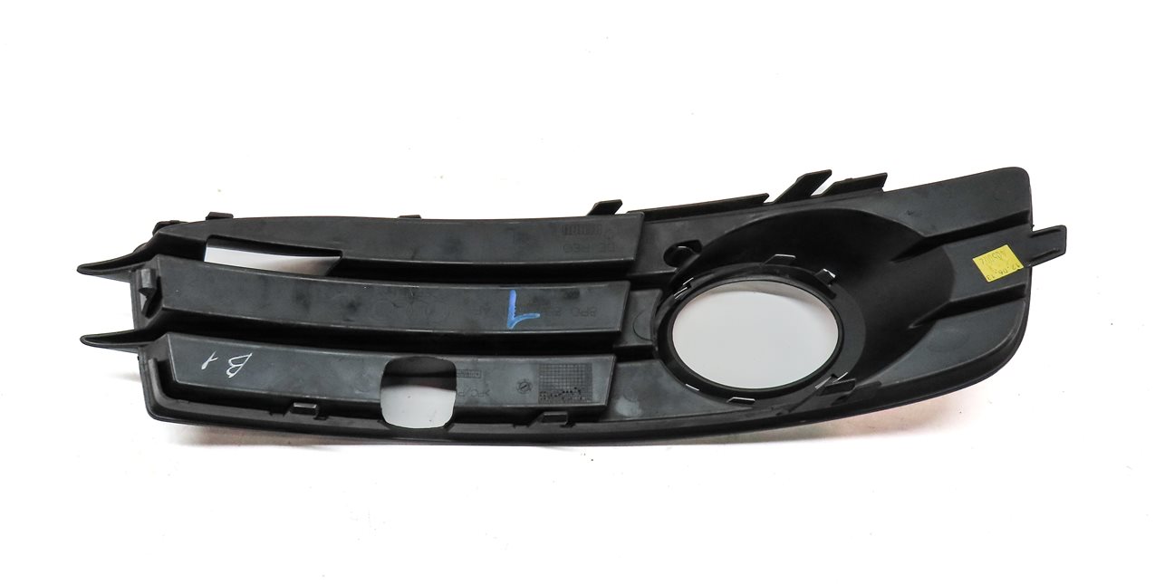Thumbnail 5: 2009-2013 AUDI A3 (8P) FRONT LEFT BUMPER DRIVER FOG LIGHT SURROUND GRILLE TRIM