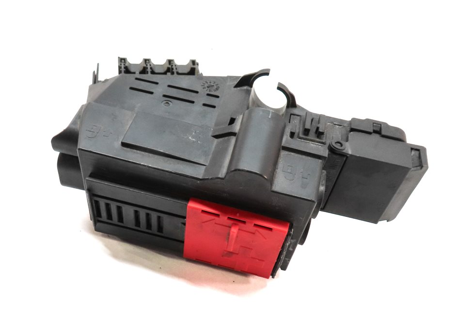 Thumbnail 3: 2012 MERCEDES ML350 (W166) POSITIVE POWER BATTERY JUNCTION BOX