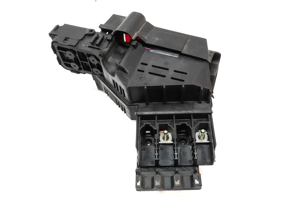 Thumbnail 4: 2012 MERCEDES ML350 (W166) POSITIVE POWER BATTERY JUNCTION BOX