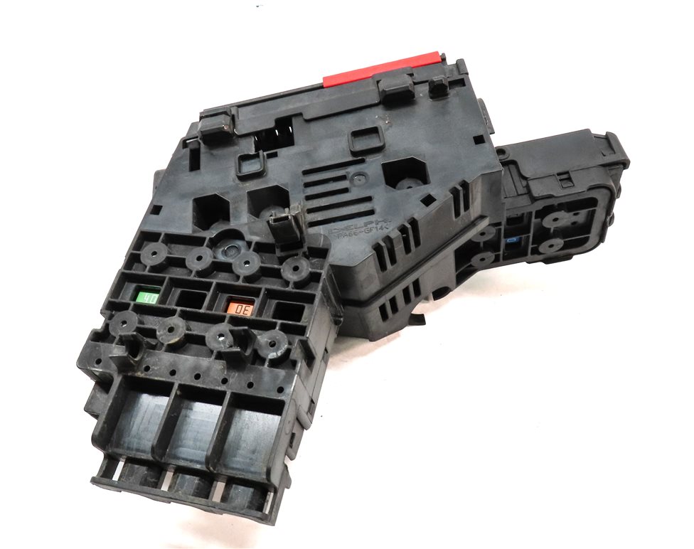 Thumbnail 6: 2012 MERCEDES ML350 (W166) POSITIVE POWER BATTERY JUNCTION BOX