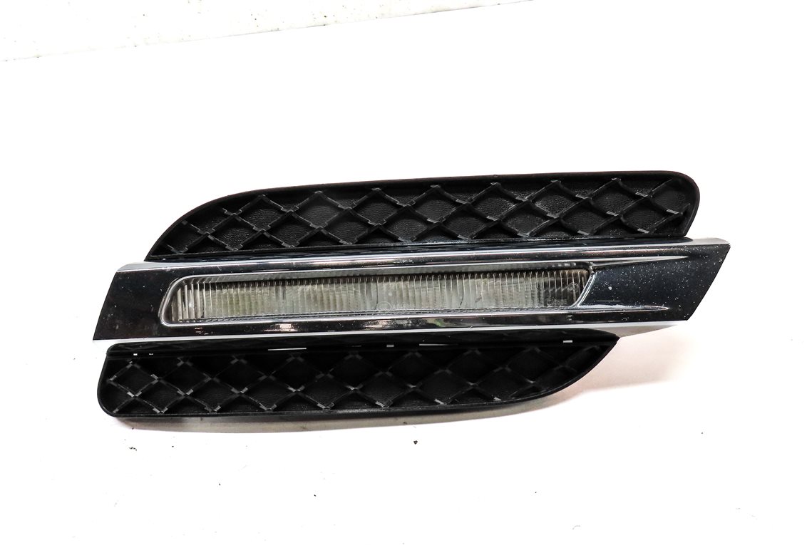 Thumbnail 2: 2012 MERCEDES ML (W166) FRONT RIGHT PASSENGER DRL FOGLIGHT LIGHT LAMP w/ TRIM