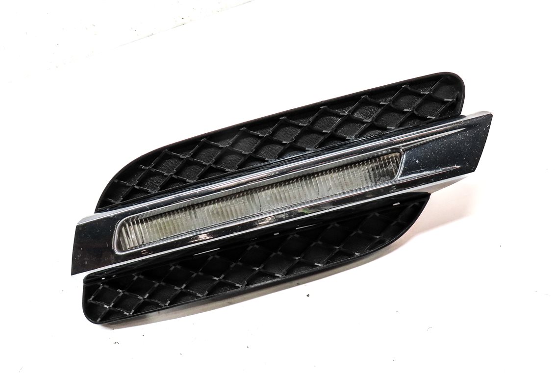 Thumbnail 3: 2012 MERCEDES ML (W166) FRONT RIGHT PASSENGER DRL FOGLIGHT LIGHT LAMP w/ TRIM