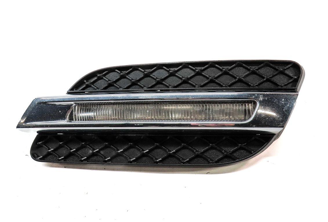 Thumbnail 4: 2012 MERCEDES ML (W166) FRONT RIGHT PASSENGER DRL FOGLIGHT LIGHT LAMP w/ TRIM